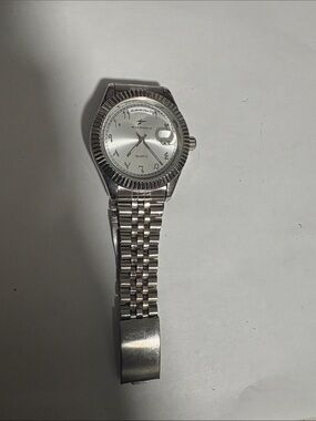 Silver-Tone Men's Quartz Watch - Silver
